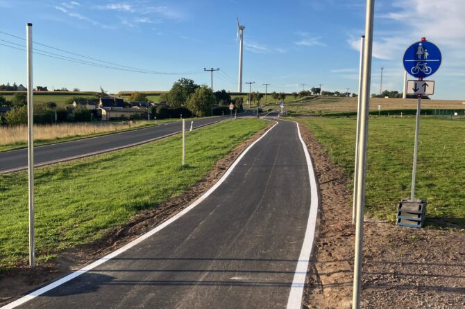 Rad- und Gehweg am Ortsausgang Kesselsdorf erneuert